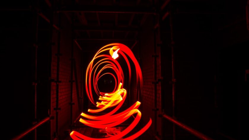 découvrez des solutions efficaces pour réduire les cernes sous les yeux. apprenez des astuces et des conseils pour atténuer cet inconfort esthétique et retrouver un regard lumineux.