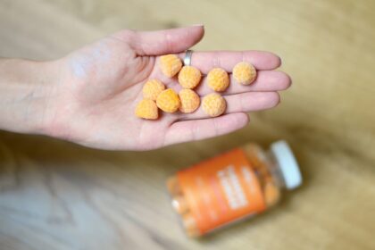 découvrez l'immunité, un élément essentiel de notre santé, qui protège notre corps contre les maladies et infections. apprenez comment renforcer vos défenses immunitaires à travers une alimentation équilibrée, l'exercice régulier et des pratiques de bien-être.