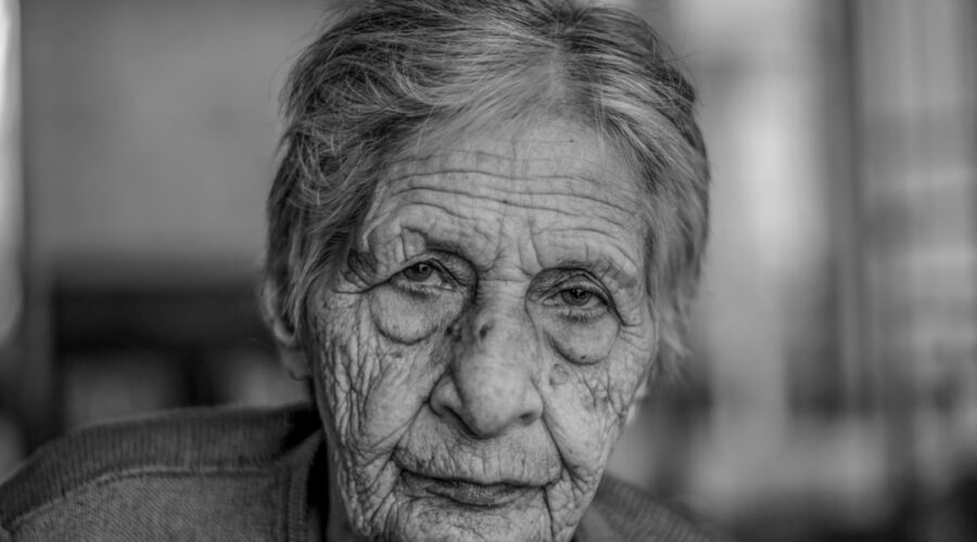 découvrez les remèdes traditionnels de grand-mère pour soulager naturellement les maux du quotidien. plantes médicinales, astuces de grand-mère et recettes familiales, retrouvez l'héritage des soins naturels pour une santé optimale.