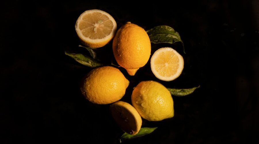 découvrez les multiples bienfaits du citron, un fruit rafraîchissant et riche en vitamine c. apprenez à l'intégrer dans vos recettes et à utiliser ses propriétés dans votre quotidien.