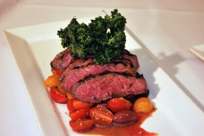 découvrez comment préparer un steak parfait avec nos astuces et recettes. que vous soyez novice ou chef cuisinier, apprenez à choisir la viande, maîtriser la cuisson et savourer un goût inoubliable.