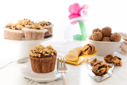 découvrez la délicieuse crème brûlée, un dessert emblématique aux saveurs riches et crémeuses, couronné d'une fine couche de caramel croustillant. apprenez à préparer cette douceur classique qui émerveillera vos convives à chaque occasion.