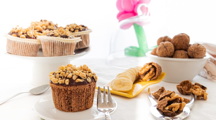 découvrez la délicieuse crème brûlée, un dessert emblématique aux saveurs riches et crémeuses, couronné d'une fine couche de caramel croustillant. apprenez à préparer cette douceur classique qui émerveillera vos convives à chaque occasion.