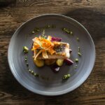 découvrez le pesto, cette délicieuse sauce italienne à base de basilic frais, pignons de pin, ail et parmesan. apprenez à préparer cette recette authentique et savourez ses multiples applications en cuisine, des pâtes aux marinades.