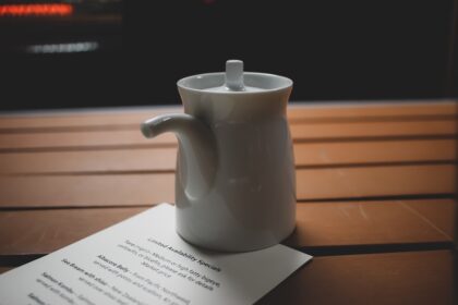 découvrez l'univers savoureux de la sauce soja, cet incontournable de la cuisine asiatique. à la fois douce et salée, elle rehausse vos plats et se marie parfaitement avec viandes, légumes et sushis. apprenez à l'utiliser en cuisine et explorez ses bienfaits.