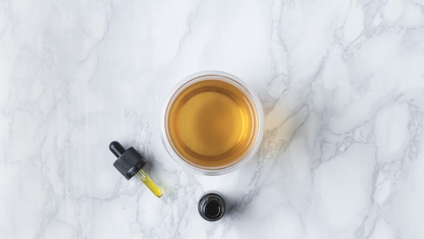 découvrez les bienfaits des huiles essentielles pour votre bien-être au quotidien. apprenez à les utiliser pour apaiser le stress, favoriser la détente, et améliorer votre santé naturelle.