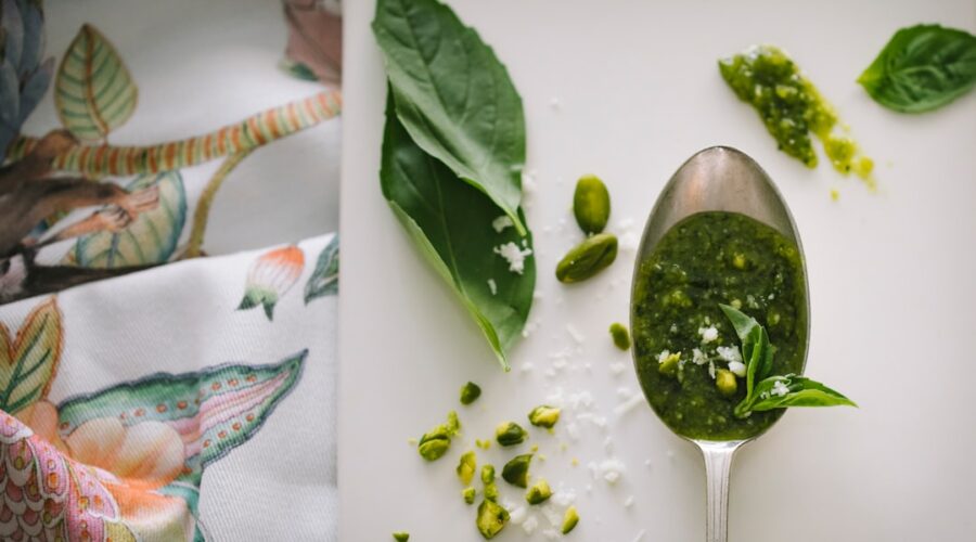 découvrez l'univers apaisant des tisanes aux herbes, riches en saveurs et en bienfaits pour la santé. détendez-vous avec notre sélection de mélanges naturels, parfaits pour recharger votre énergie ou favoriser la relaxation. explorez les vertus des plantes médicinales à travers nos infusions aromatiques.