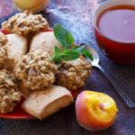 découvrez la véritable fondue savoyarde, un plat traditionnel chaleureux et réconfortant qui réunit le fromage, le pain et la convivialité. idéale pour vos repas en famille ou entre amis, elle promet une expérience gustative inoubliable au cœur des alpes.