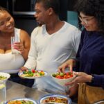 découvrez le plat emblématique du maghreb : le couscous. savoureux mélange de semoule, légumes, viandes et épices, ce mets traditionnel vous transporte au cœur de la cuisine orientale. parfait pour vos repas en famille ou entre amis, le couscous promet des moments de partage et de convivialité.