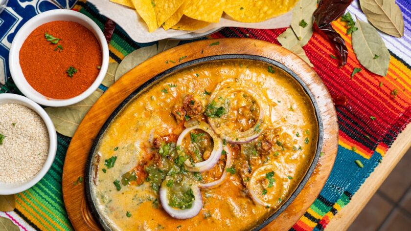 découvrez les arômes envoûtants du curry, ce mélange d'épices emblématique de la cuisine indienne. apprenez à l'utiliser dans vos plats pour rehausser les saveurs et faire voyager vos papilles.