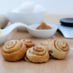 découvrez l'art de la pâte à choux avec nos recettes simples et délicieuses. apprenez à préparer des choux légers et aérés, idéaux pour vos plats sucrés et salés. parfait pour impressionner vos invités lors de vos prochaines occasions spéciales.