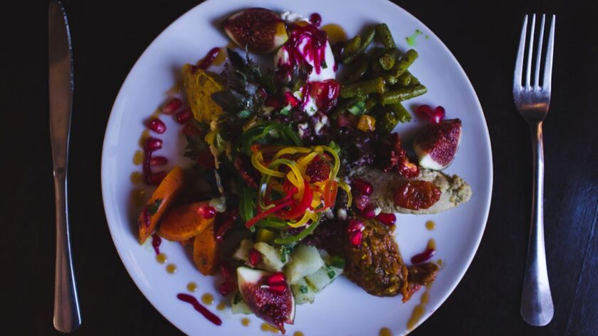 découvrez la recette traditionnelle du tabbouleh, une salade libanaise rafraîchissante à base de boulgour, de tomates juteuses, de persil frais et de citron. parfaite pour accompagner vos plats ou en tant que plat principal léger, cette préparation colorée ravira vos papilles !