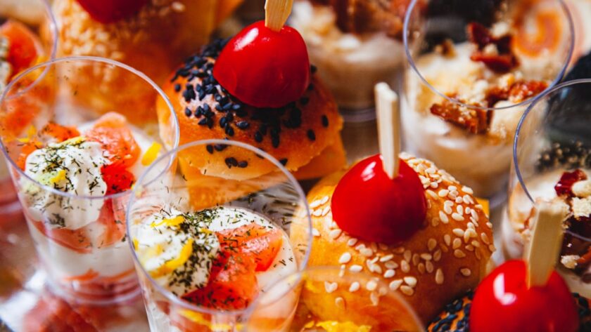découvrez des recettes créatives et délicieuses de verrines pour sublimer vos apéritifs et desserts. faciles à réaliser, ces petites portions élégantes surprendront vos invités par leurs saveurs et leur présentation.
