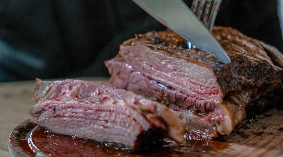 découvrez l'univers de la viande avec nos conseils de cuisson, recettes savoureuses et informations nutritionnelles. apprenez à choisir la meilleure qualité et à préparer des plats savoureux qui raviront vos convives.
