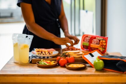 découvrez une délicieuse recette de sandwich facile à réaliser, parfaite pour un déjeuner rapide ou un pique-nique. avec des ingrédients frais et savoureux, créez votre propre chef-d'œuvre culinaire en un rien de temps !