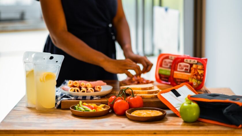 découvrez une délicieuse recette de sandwich facile à réaliser, parfaite pour un déjeuner rapide ou un pique-nique. avec des ingrédients frais et savoureux, créez votre propre chef-d'œuvre culinaire en un rien de temps !