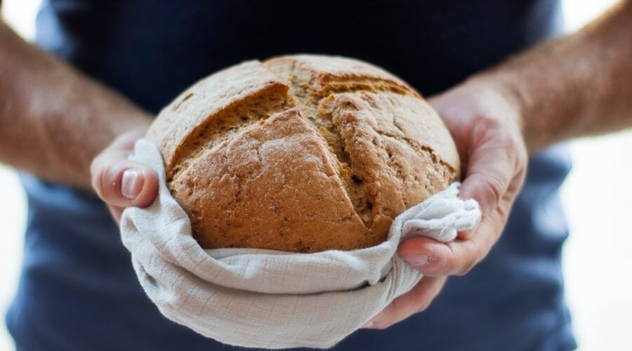 découvrez notre savoureuse recette de morue cuite au four. un plat sain et délicieux, facile à préparer, qui ravira vos papilles avec ses arômes délicats et sa texture fondante.