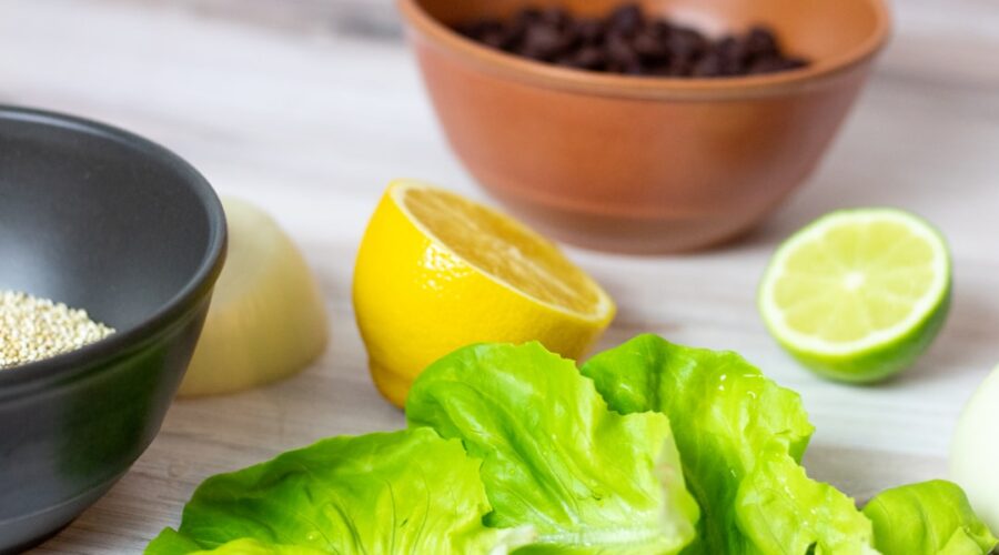 découvrez les savoureuses baked beans, un plat réconfortant parfait pour accompagner vos repas ou à déguster seul. riches en protéines et en saveurs, ces haricots cuits lentement plaisent à tous les palais. idéal pour un dîner en famille ou un barbecue entre amis, les baked beans ajoutent une touche gourmande à votre table.