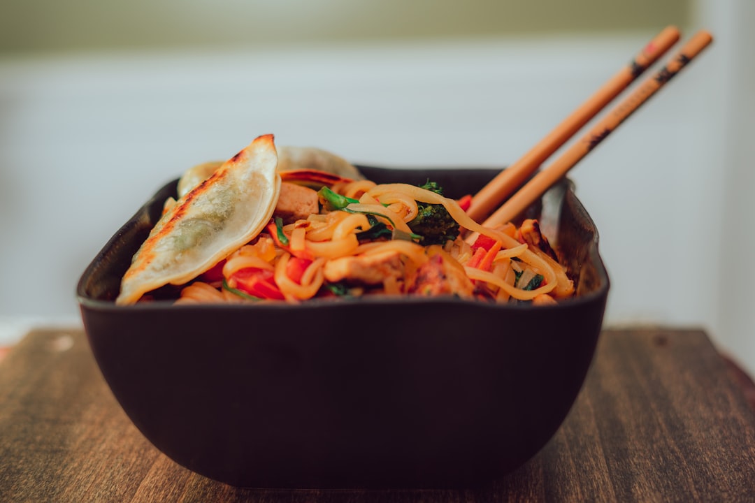 dĂ©couvrez des recettes asiatiques dĂ©licieuses et simples Ă rĂ©aliser chez vous. explorez une variĂ©tĂ© de plats traditionnels et modernes, des saveurs authentiques de lâasie, pour ravir vos papilles et Ă©pater vos invitĂ©s.