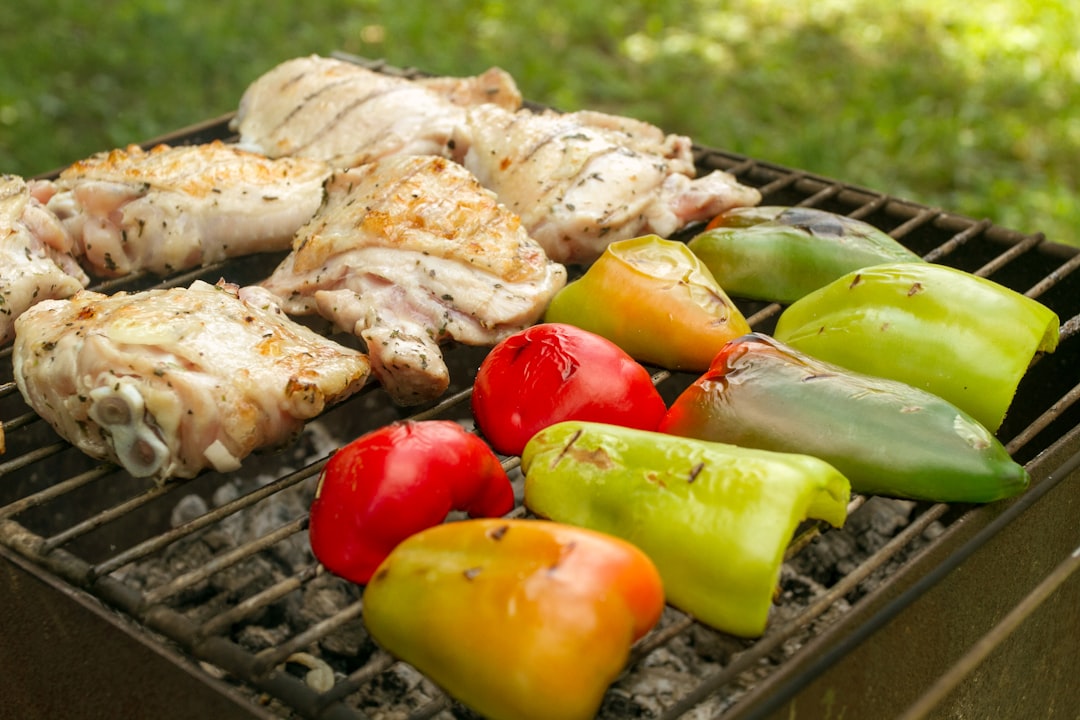 découvrez la recette parfaite de baked beans, un plat réconfortant à base de haricots cuits lentement dans une sauce délicieuse. idéal en accompagnement ou en plat principal, ce classique anglo-saxon ravira vos papilles avec ses saveurs riches et sa texture fondante.