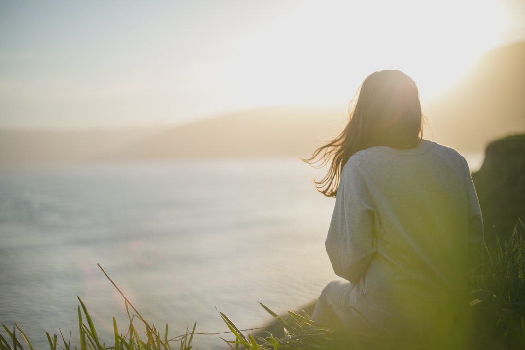 découvrez l'importance de la respiration pour votre bien-être. apprenez des techniques de respiration efficaces pour réduire le stress, améliorer votre concentration et favoriser la relaxation. explorez les bienfaits d'une respiration consciente et transformez votre santé au quotidien.
