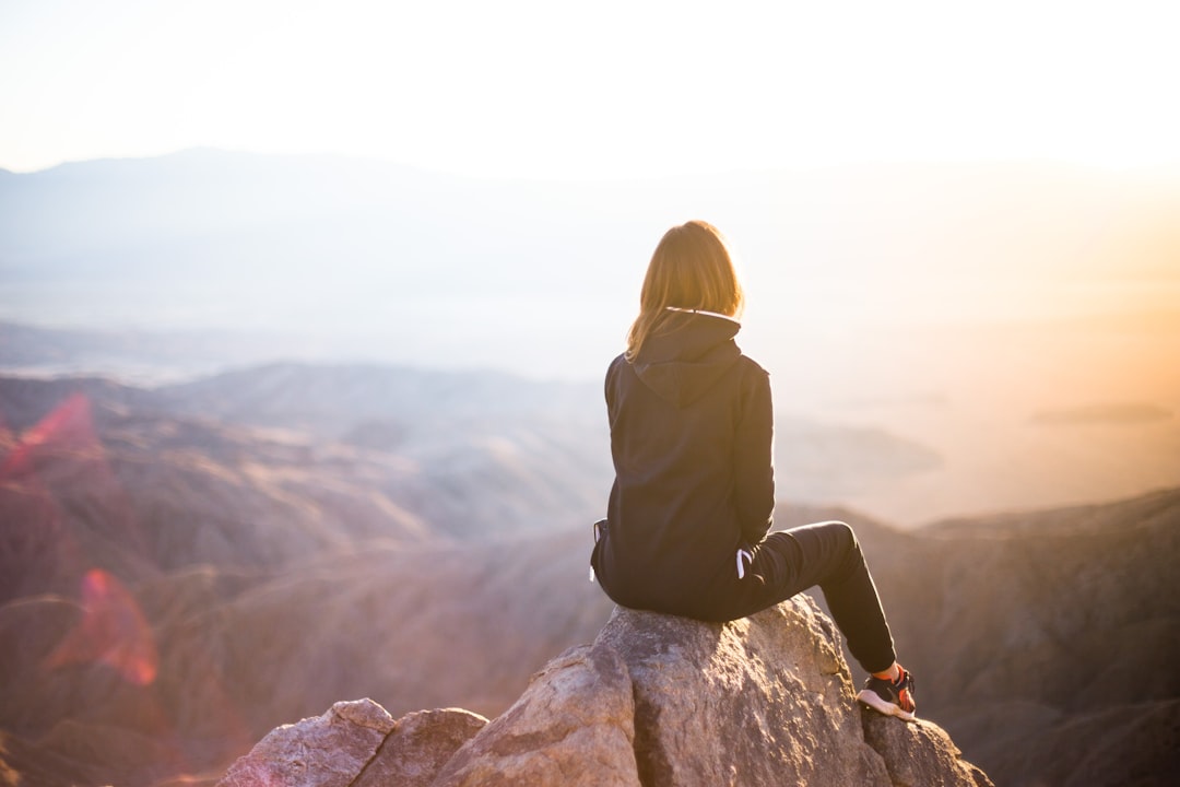 découvrez l'importance de la respiration dans votre bien-être quotidien. apprenez des techniques de respiration pour réduire le stress, améliorer votre concentration et favoriser la relaxation. respirez profondément et transformez votre vie grâce à des exercices simples et efficaces.