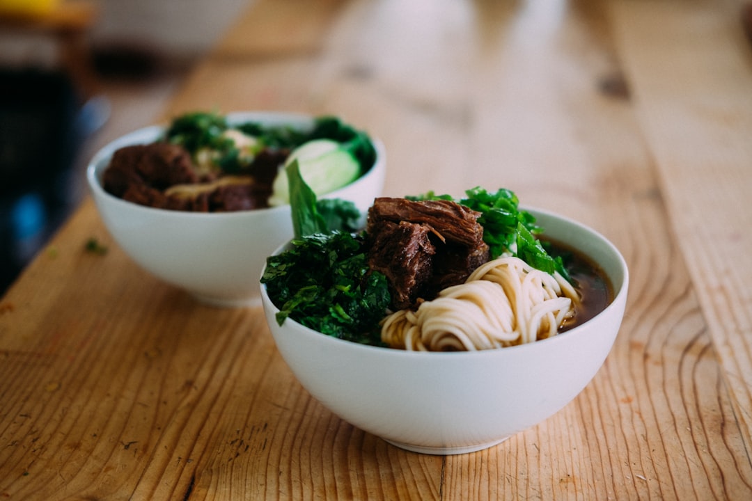découvrez les bienfaits du broth, un bouillon nourrissant qui enrichit vos plats tout en offrant une multitude de nutriments essentiels pour votre santé. explorez nos recettes et conseils pour préparer un broth savoureux et réconfortant.
