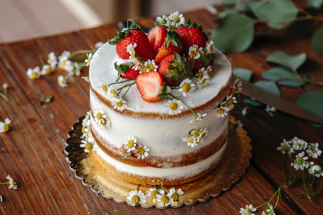 découvrez nos délicieuses recettes de cakes, parfaites pour toutes les occasions ! apprenez à préparer des cakes moelleux et savoureux avec des ingrédients variés, des fruits aux chocolats. faites plaisir à vos proches avec ces douceurs irrésistibles qui raviront les papilles !