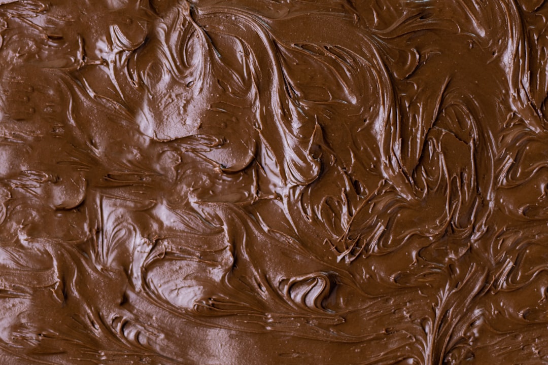 découvrez notre irrésistible recette de gâteau au chocolat, un délice moelleux et riche en saveurs qui ravira tous les amateurs de chocolat. parfait pour toute occasion, ce gâteau est facile à préparer et saura séduire vos invités!