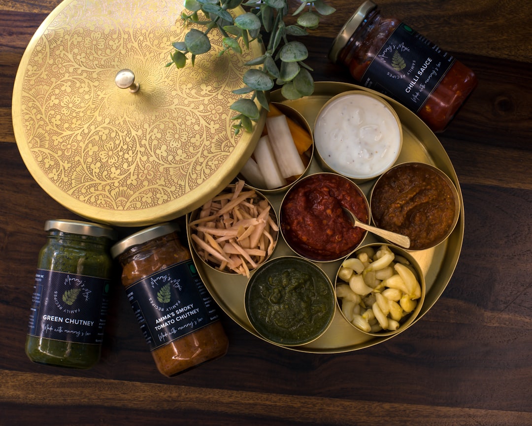 découvrez l'univers savoureux du chutney : une délicieuse préparation à base de fruits, d'épices et de légumes, parfaite pour relever vos plats et accompagner vos apéritifs. explorez des recettes variées pour savourer cette confiture épicée qui émerveillera vos papilles.