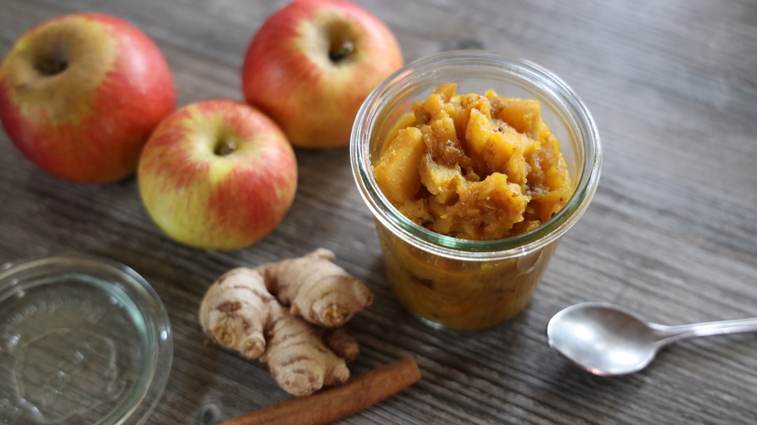 découvrez l'art du chutney : une délicieuse préparation à base de fruits et d'épices qui rehaussera vos plats et vos apéritifs. explorez des recettes variées pour accompagner viandes, fromages ou plats végétariens et surprenez vos invités avec des saveurs uniques.