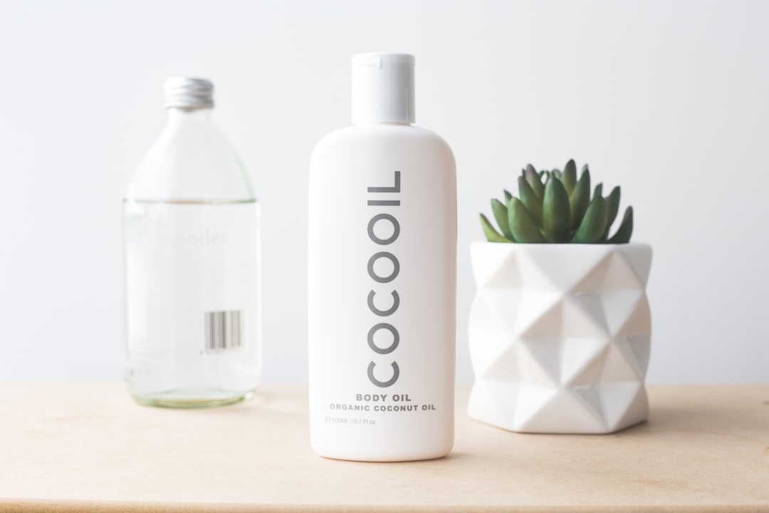 découvrez les bienfaits de l'huile de coco, un trésor naturel aux multiples usages. que ce soit pour la cuisine, les soins de la peau ou des cheveux, l'huile de coco est un incontournable pour un mode de vie sain et équilibré.