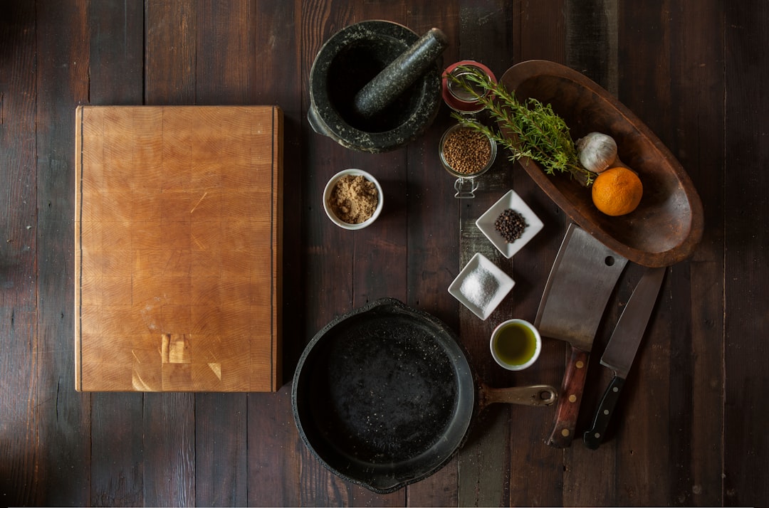 découvrez l'art de cuisiner avec nos recettes savoureuses et techniques faciles à suivre. que vous soyez débutant ou chef expérimenté, plongez dans un monde de saveurs et de créativité culinaire.