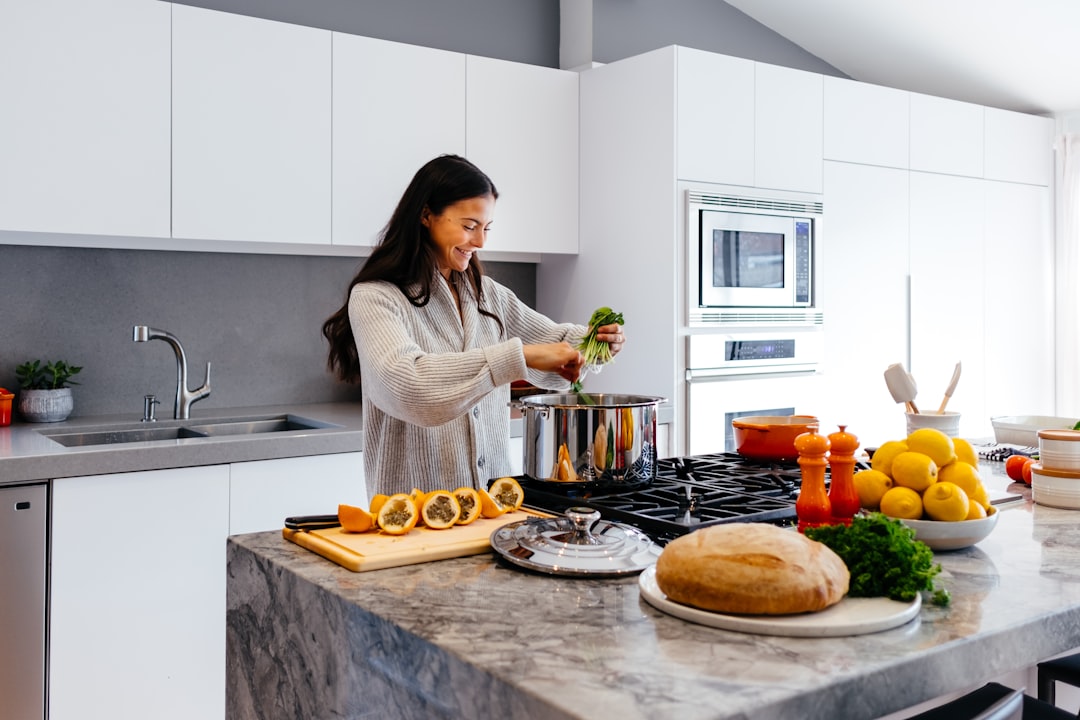 découvrez l'art de la cuisine avec des recettes savoureuses et des astuces pratiques pour préparer des plats qui raviront vos proches. que vous soyez débutant ou chef expérimenté, plongez dans un monde de gastronomie et laissez libre cours à votre créativité culinaire.