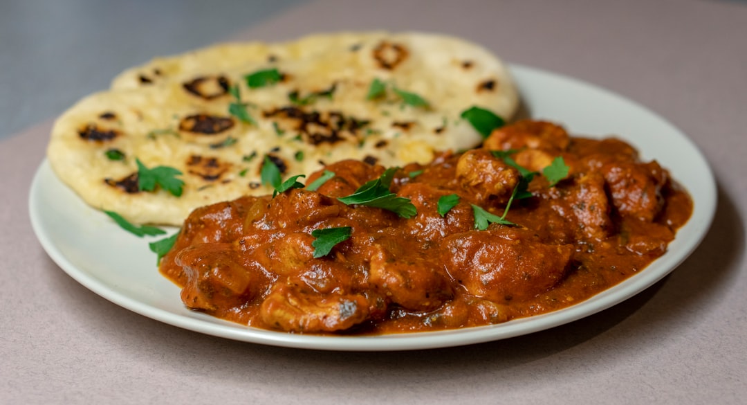 découvrez l'univers fascinant du curry, un mélange d'épices aromatiques qui offre des saveurs exotiques et réchauffent vos plats. apprenez des recettes délicieuses, des astuces de cuisson et l'histoire riche de ce condiment incontournable dans la cuisine du monde.