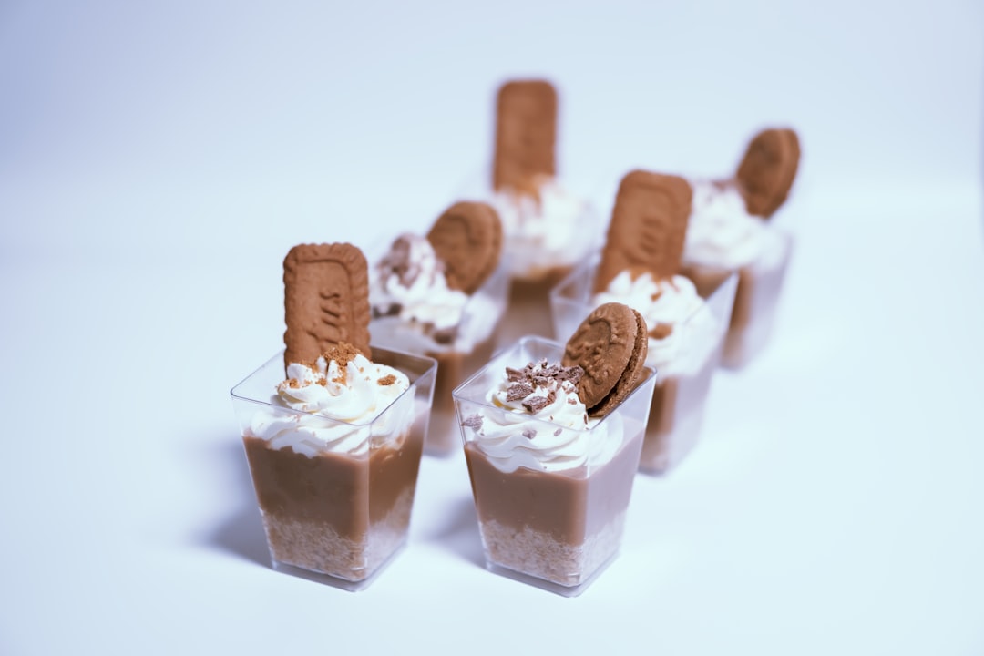 découvrez une variété exquise de desserts, allant des classiques aux créations innovantes. laissez-vous séduire par des saveurs délicieuses et des présentations raffinées qui raviront vos papilles à chaque bouchée.