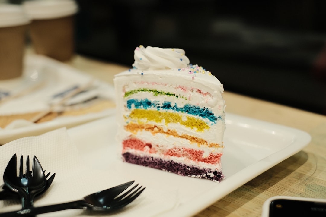 découvrez notre recette de gâteau facile à réaliser ! en quelques étapes simples, créez un délicieux dessert qui ravira vos proches. parfait pour les débutants, ce gâteau allie saveurs et simplicité. suivez le guide et régalez-vous en un rien de temps !
