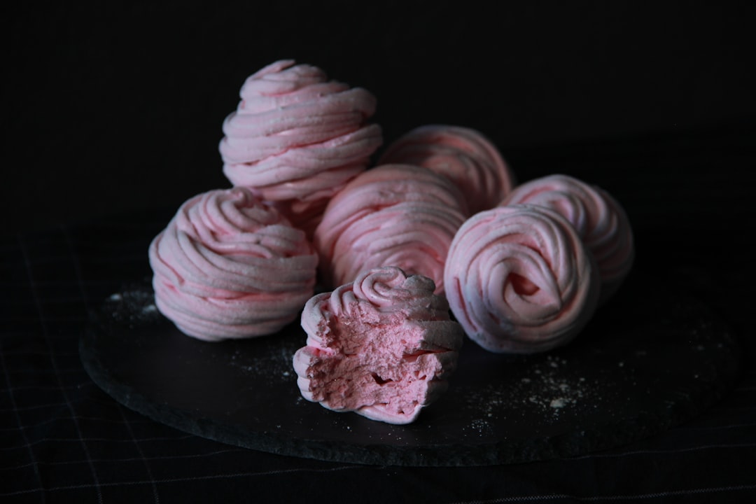 découvrez une recette de gâteau facile à réaliser, parfaite pour les débutants en pâtisserie. avec des ingrédients simples et des étapes claires, vous pourrez concocter un délicieux gâteau qui impressionnera vos proches en un rien de temps.