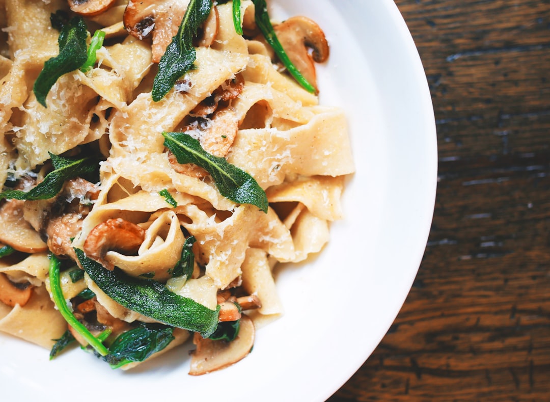 découvrez notre recette de pùtes facile à préparer, parfaite pour un repas rapide et délicieux. suivez nos étapes simples pour savourer un plat italien savoureux en un rien de temps!