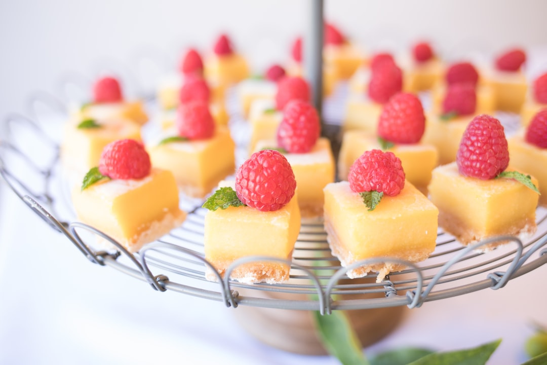 découvrez notre recette facile de tarte qui ravira vos papilles ! préparez en un rien de temps une délicieuse tarte avec des ingrédients simples et un goût irrésistible. idéale pour toutes les occasions, cette recette vous guidera pas à pas vers un dessert inoubliable.