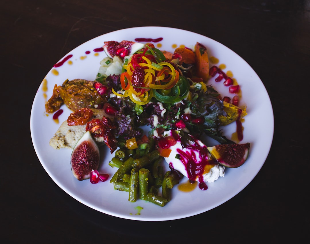 découvrez les falafels, ces délicieuses boulettes de pois chiches épicées, croustillantes à l'extérieur et tendres à l'intérieur. parfaits pour un repas végétarien sain ou pour agrémenter vos plats favoris, les falafels sont une fête de saveurs et de texture. essayez-les avec une sauce tahini ou en wrap pour une expérience culinaire inoubliable !