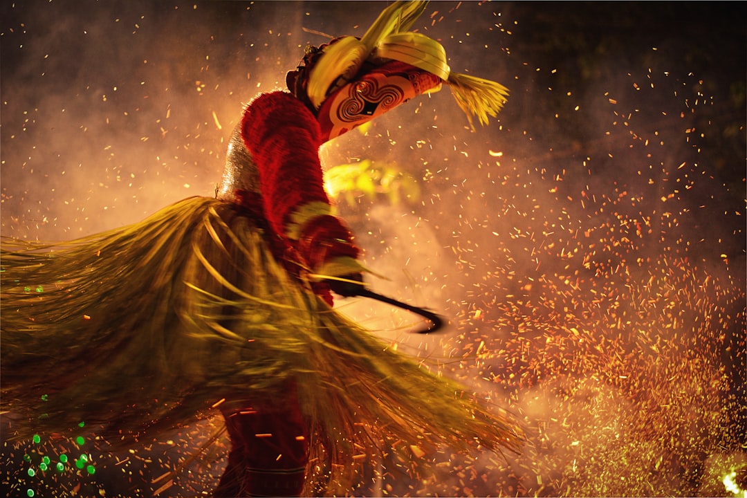 découvrez l'univers riche et captivant du folklore, où les légendes, les contes et les traditions populaires se mêlent pour raconter l'histoire et la culture d'un peuple. plongez dans cette diversité fascinante et explorez les récits qui ont façonné notre héritage collectif.