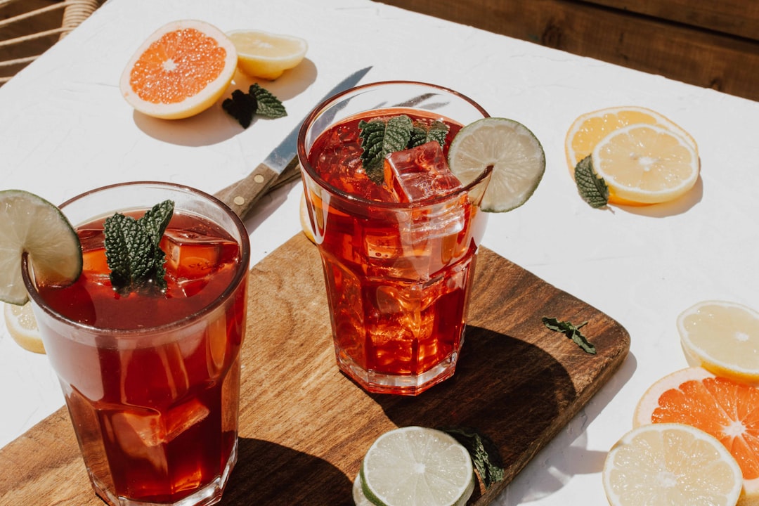 découvrez notre délicieux mélange de fruits variés, parfait pour rafraîchir vos journées. le cocktail de fruits offre une explosion de saveurs tropicales et une touche de douceur. idéal pour les collations, les desserts ou les fêtes, savourez la fraîcheur et la vitalité des fruits dans chaque bouchée.