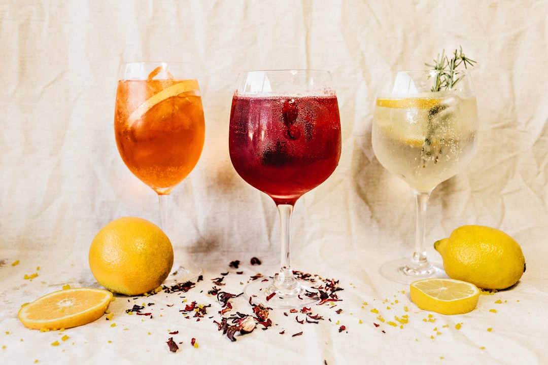 découvrez notre délicieux fruit cocktail, un mélange savoureux de fruits frais et juteux, idéal pour une collation revitalisante ou un dessert léger. apportez une touche de fraîcheur à vos repas avec cette recette simple et colorée qui ravira vos papilles.