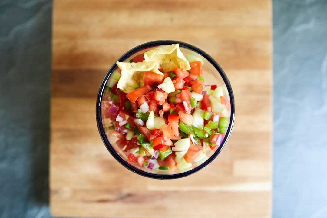 découvrez notre délicieuse recette de salade de fruits, une explosion de saveurs rafraîchissantes et colorées. parfaite pour une collation saine ou un dessert léger, cette salade combine des fruits frais et juteux pour un goût irrésistible. idéale pour l'été !