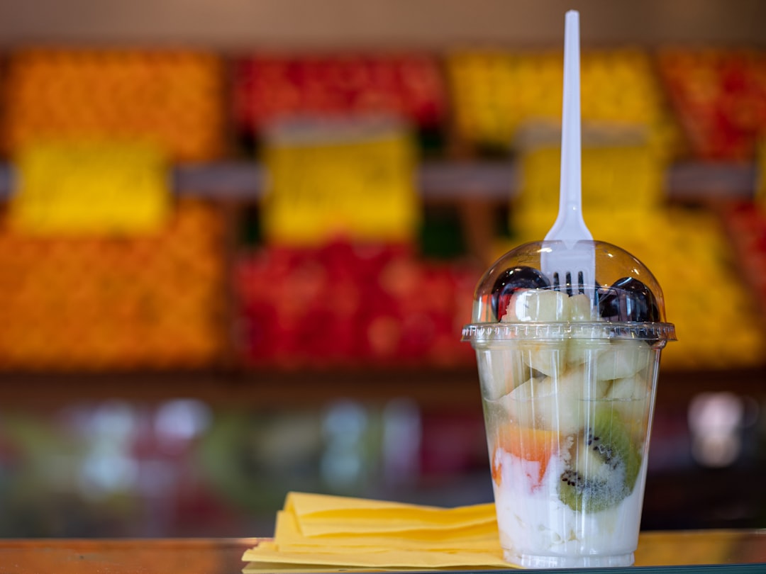 découvrez notre délicieuse salade de fruits, un mélange frais et coloré de fruits de saison, idéale pour une collation saine ou un dessert rafraîchissant. savourez chaque bouchée pleine de vitamines et de saveurs!