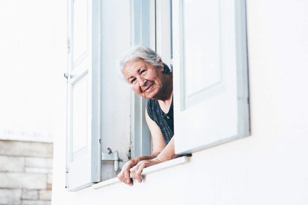 découvrez les conseils intemporels de grand-mère pour améliorer votre quotidien, préserver votre santé et maîtriser des astuces infaillibles pour la maison et la cuisine. un retour aux sources pour des solutions simples et efficaces!