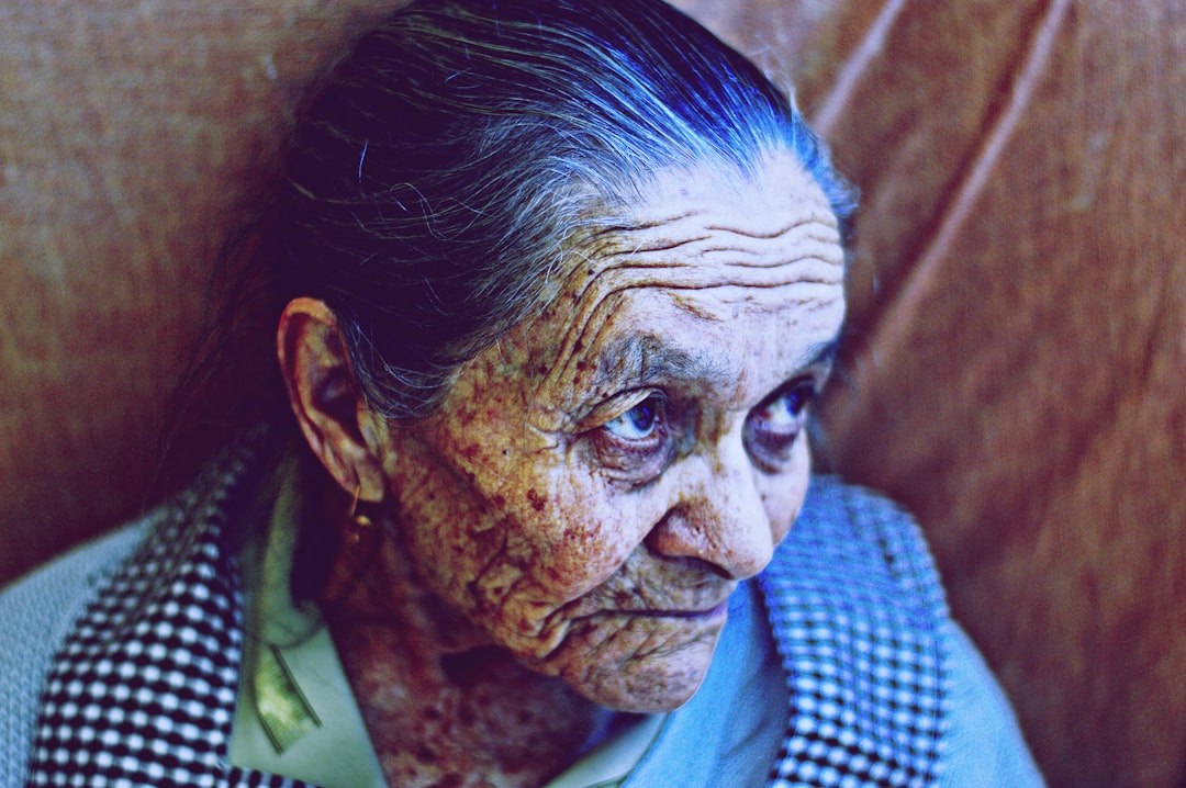 découvrez l'astuce infaillible de grand-mère pour simplifier les tâches quotidiennes et retrouver le bon sens des choses. une méthode ancestrale qui allie tradition et efficacité pour un quotidien épuré.