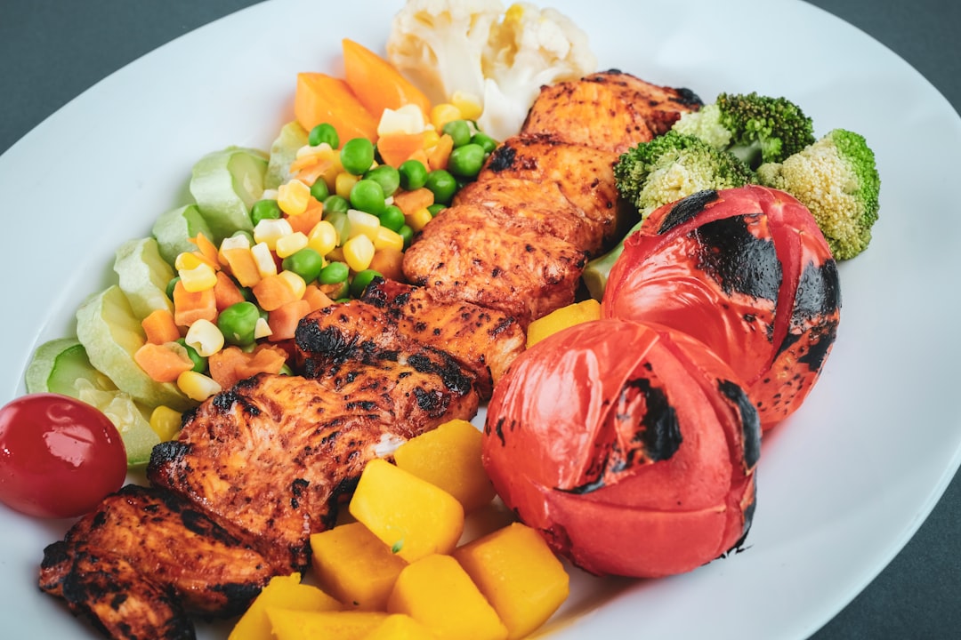 découvrez la délicieuse recette de légumes grillés, parfaite pour accompagner vos plats préférés. apprenez à sublimer chaque légume avec des conseils pour une cuisson savoureuse qui préserve leurs saveurs naturelles.
