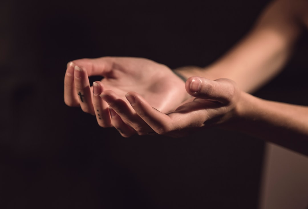 découvrez le pouvoir de la guérison à travers des approches holistiques et naturelles. apprenez comment rétablir votre bien-être physique, émotionnel et spirituel grâce à des techniques éprouvées et des conseils pratiques.